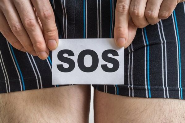 Ein Mann mit bakterieller Prostatitis muss behandelt werden. 